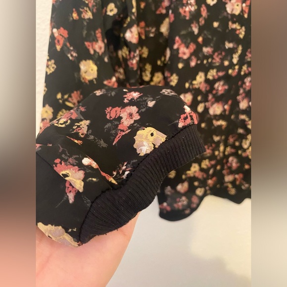 Maurices long sleeve sheer summer jacket Black Floral Full zip up size 3 plus - Picture 5 of 6